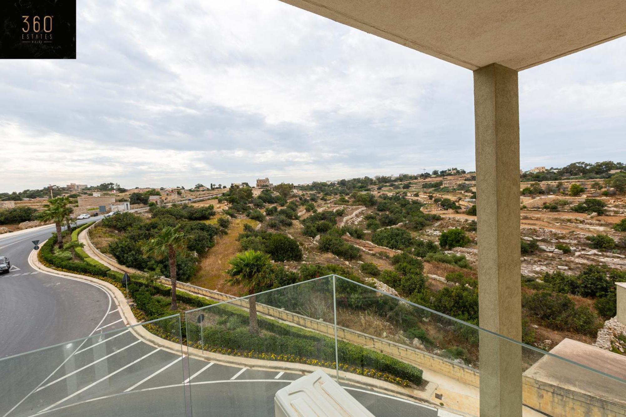 Beautiful 3Br Home With Private Balcony With Wifi & Ac By 360 Estates マルサシュロック エクステリア 写真